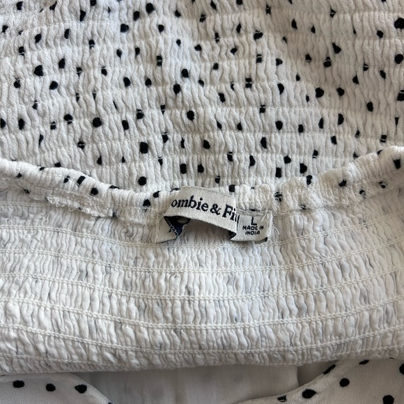 EUC Size L Abercrombie and Fitch top - Picture 4 of 4